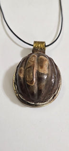 1 Pendant - Unique Nepalese carved grooved carnelian agate gemstone tibetan pendant with floral carving reverse side - PM456G
