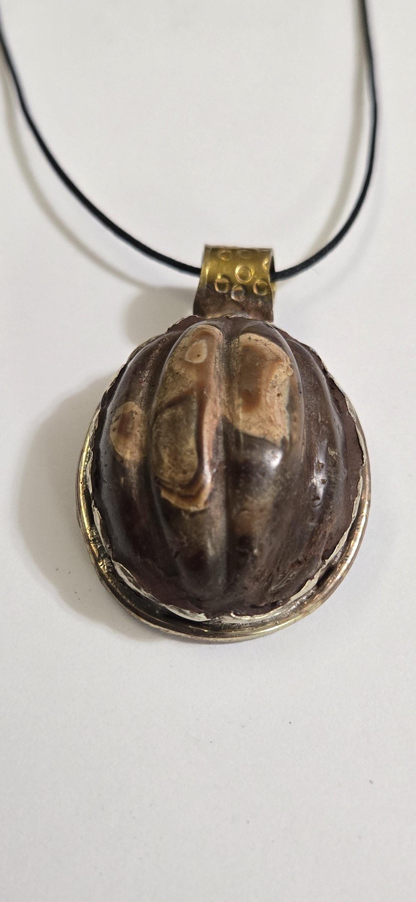 1 Pendant - Unique Nepalese carved grooved carnelian agate gemstone tibetan pendant with floral carving reverse side - PM456G