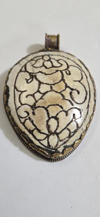 Hand carved tribal floral design large heavy Tibetan naga conch shell brass pendant with reverse phoenix bird design PM335D