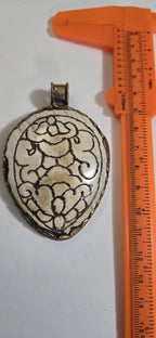 Hand carved tribal floral design large heavy Tibetan naga conch shell brass pendant with reverse phoenix bird design PM335D