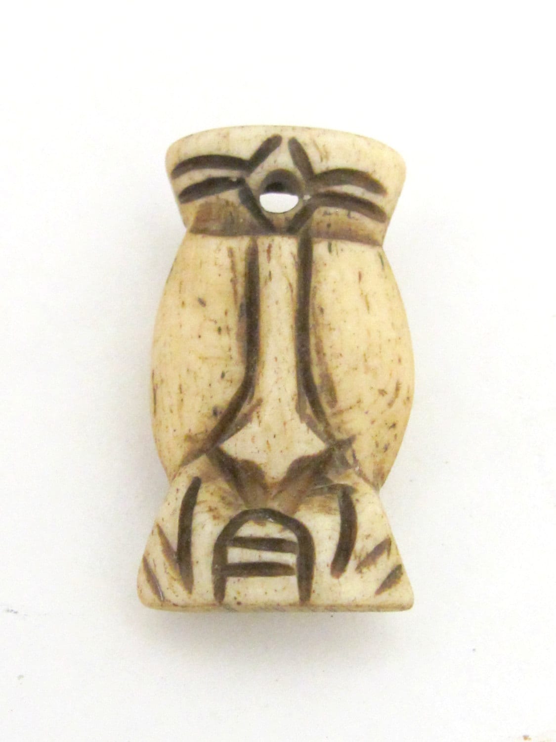 1 Pendant - carved face recycled cattle bone pendant from Nepal - PB092
