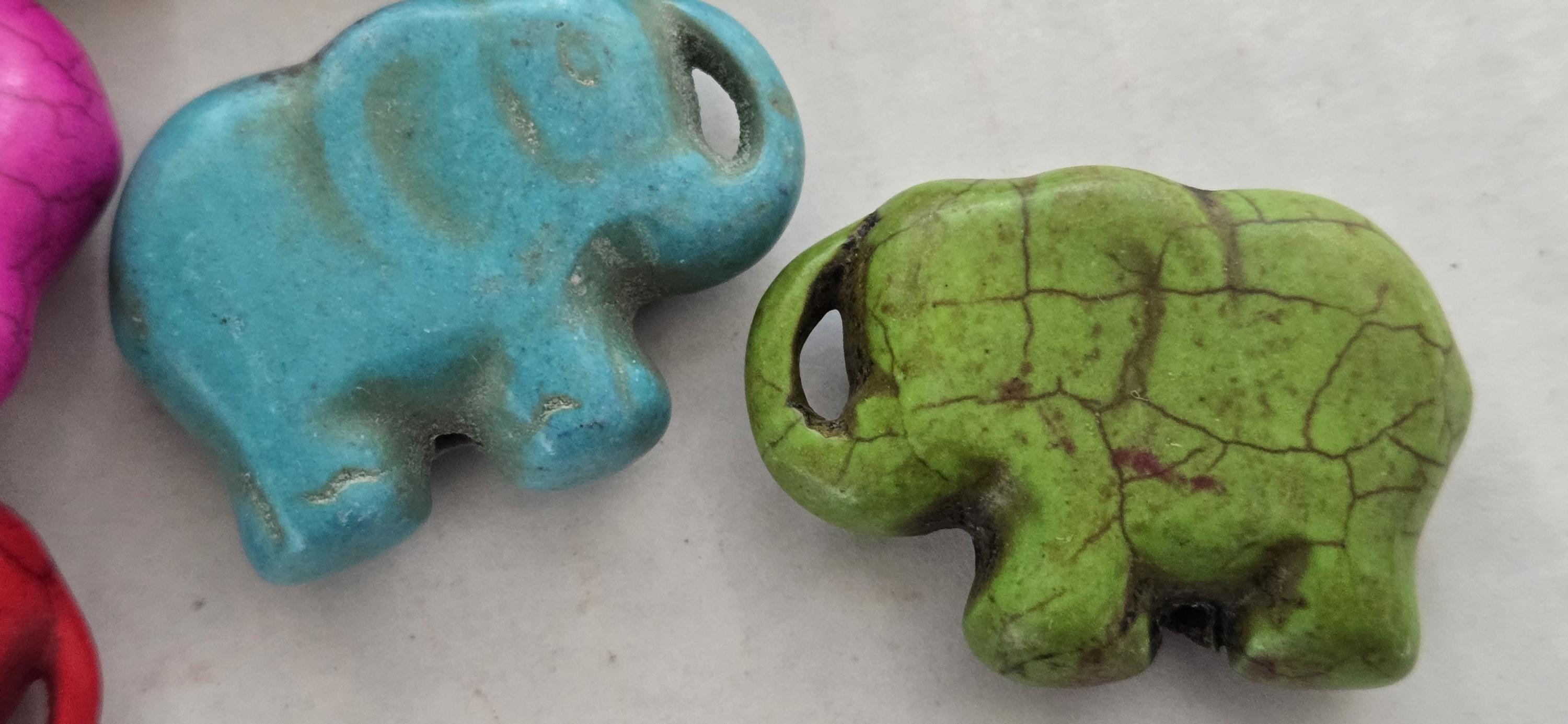 6 BEADS - Mix colors howlite elephant shape beads 34 mm x 25mm - GM316G