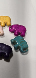 6 BEADS - Mix colors howlite elephant shape beads 34 mm x 25mm - GM316G