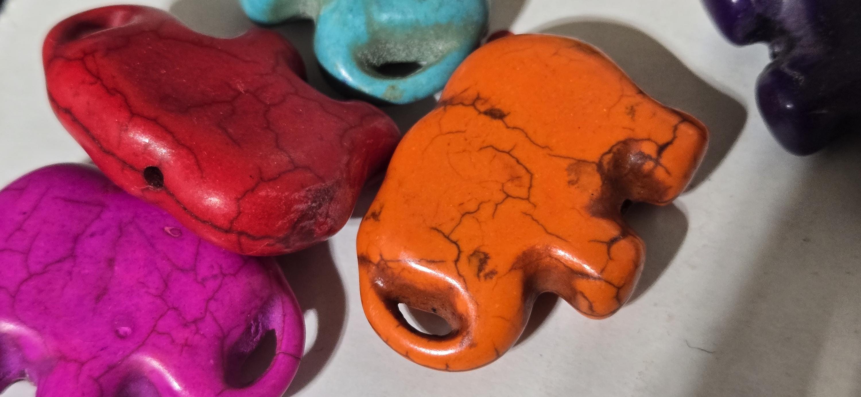 6 BEADS - Mix colors howlite elephant shape beads 34 mm x 25mm - GM316G