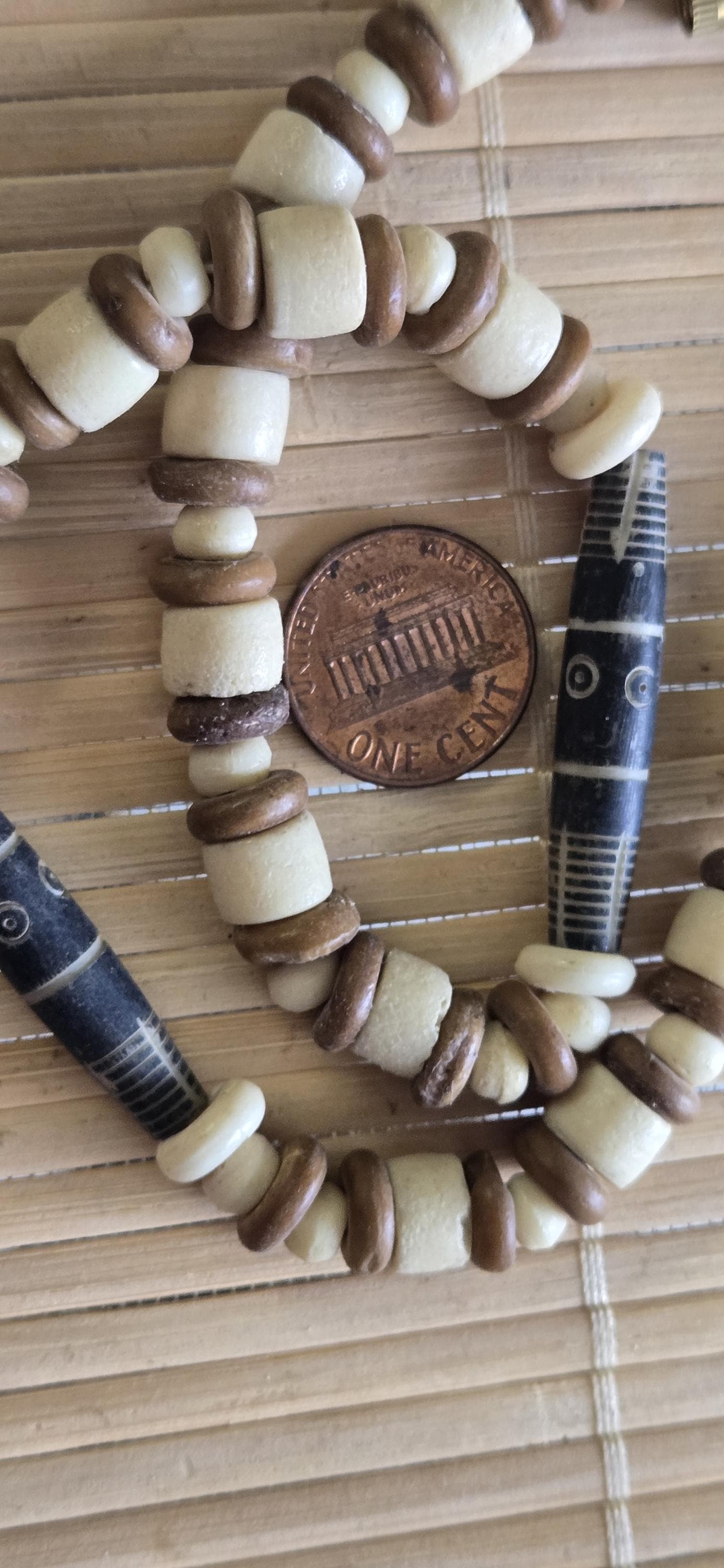 1 strand Tribal design cream and brown color recycled cattle bone beads strand - MG020E
