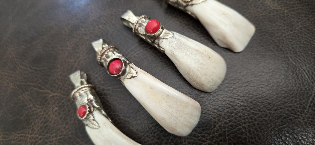 Ethnic Tibetan design buffalo tooth pendant nepal pendants - Nepalbeadshop - PB053H