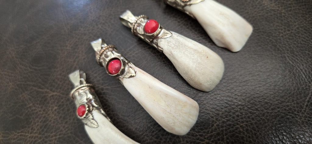 Ethnic Tibetan design buffalo tooth pendant nepal pendants - Nepalbeadshop - PB053H