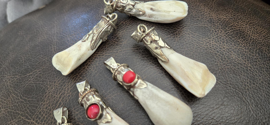 Ethnic Tibetan design buffalo tooth pendant nepal pendants - Nepalbeadshop - PB053H