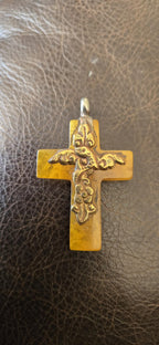 1 Pendant - Tibetan brass fish and floral design resin cross pendant from Nepal - PM514F
