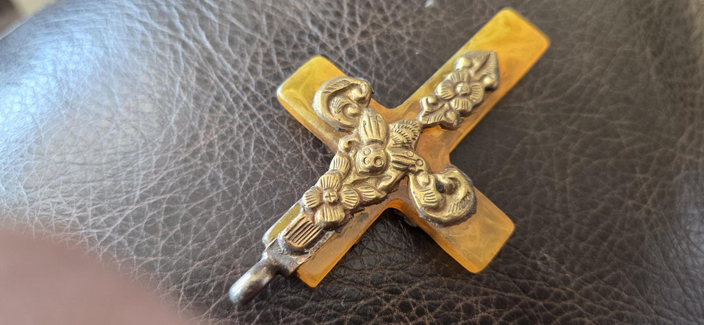 1 Pendant - Tibetan brass bee and floral design resin cross pendant from Nepal - PM514A