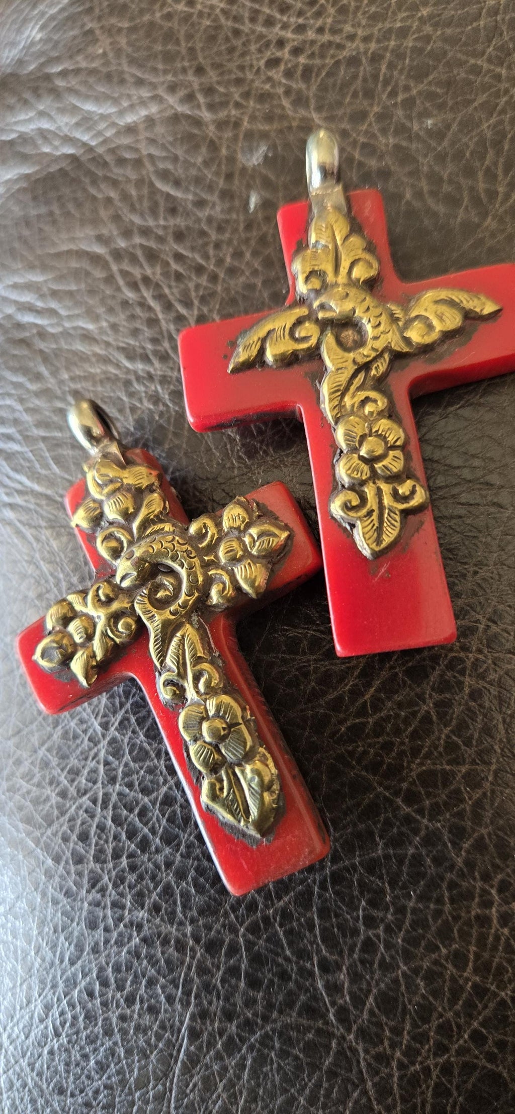 1 Pendant - Tibetan brass fish and floral design red tone resin cross pendant from Nepal - PM514B