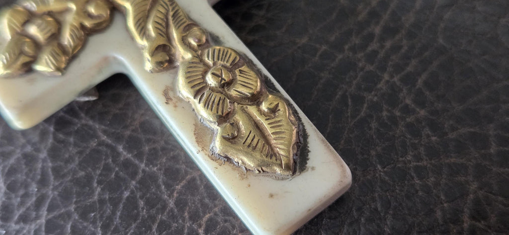 1 Pendant - Tibetan brass deer, fish and floral design cream color resin cross pendant crude finish from Nepal - PM514H