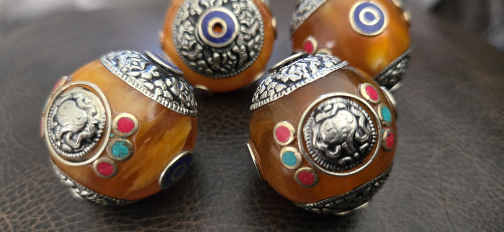 1 bead - Large Honey Resin Bead with Tibetan Conch Shell (Shankha) Ashtamangala Design, Capped Nepal Bead double dorje design BD788H