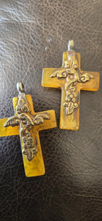 1 Pendant - Tibetan brass fish and floral design resin cross pendant from Nepal - PM514F