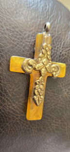 1 Pendant - Tibetan brass bee and floral design resin cross pendant from Nepal - PM514A