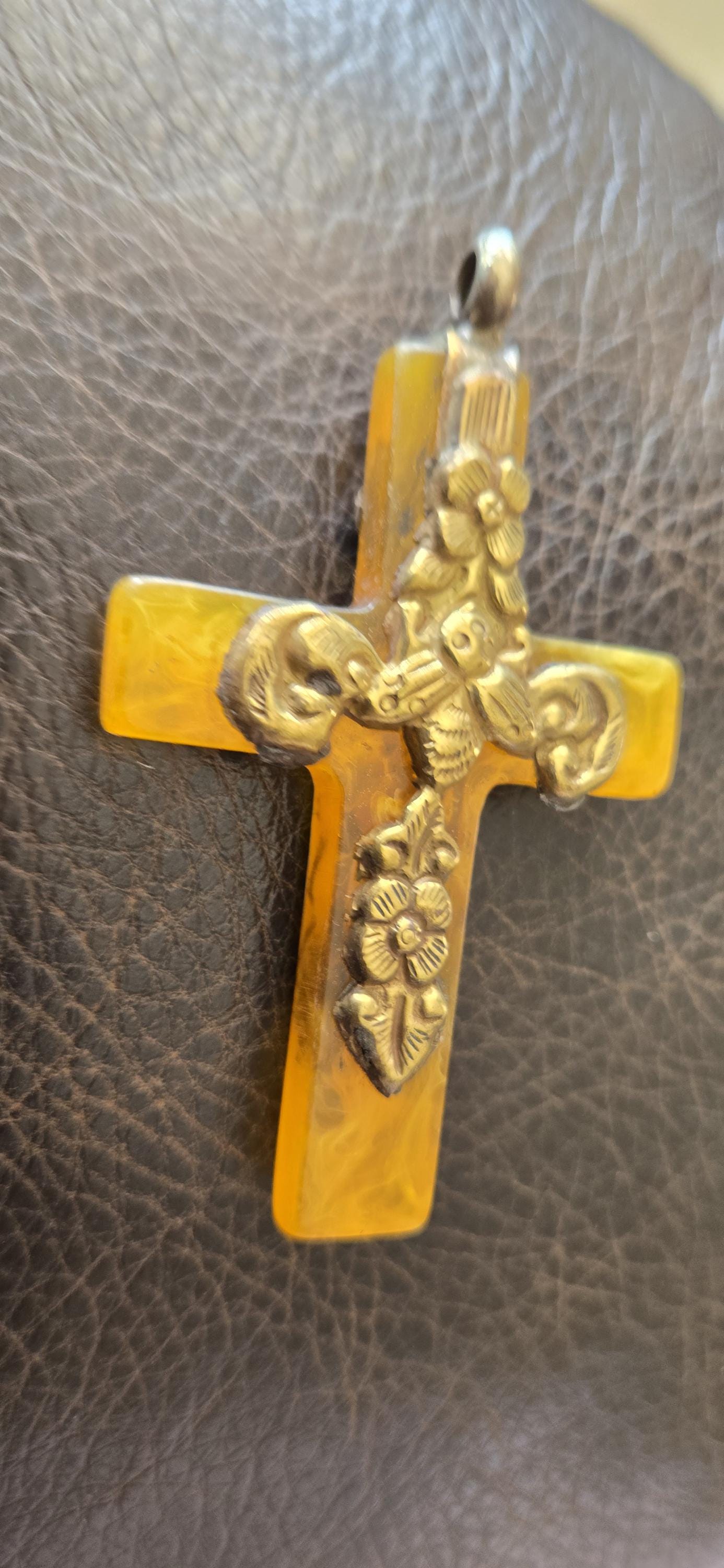 1 Pendant - Tibetan brass bee and floral design resin cross pendant from Nepal - PM514A
