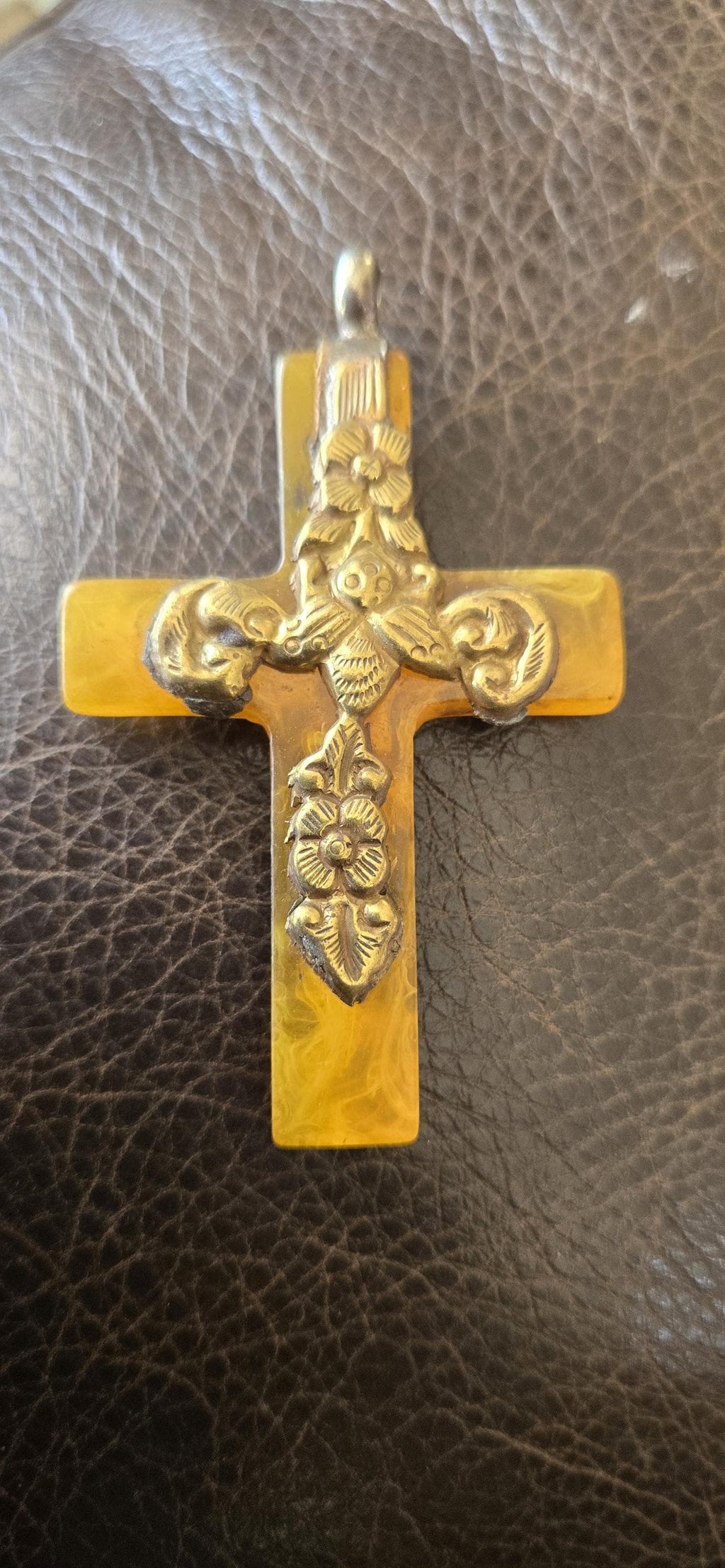 1 Pendant - Tibetan brass bee and floral design resin cross pendant from Nepal - PM514A