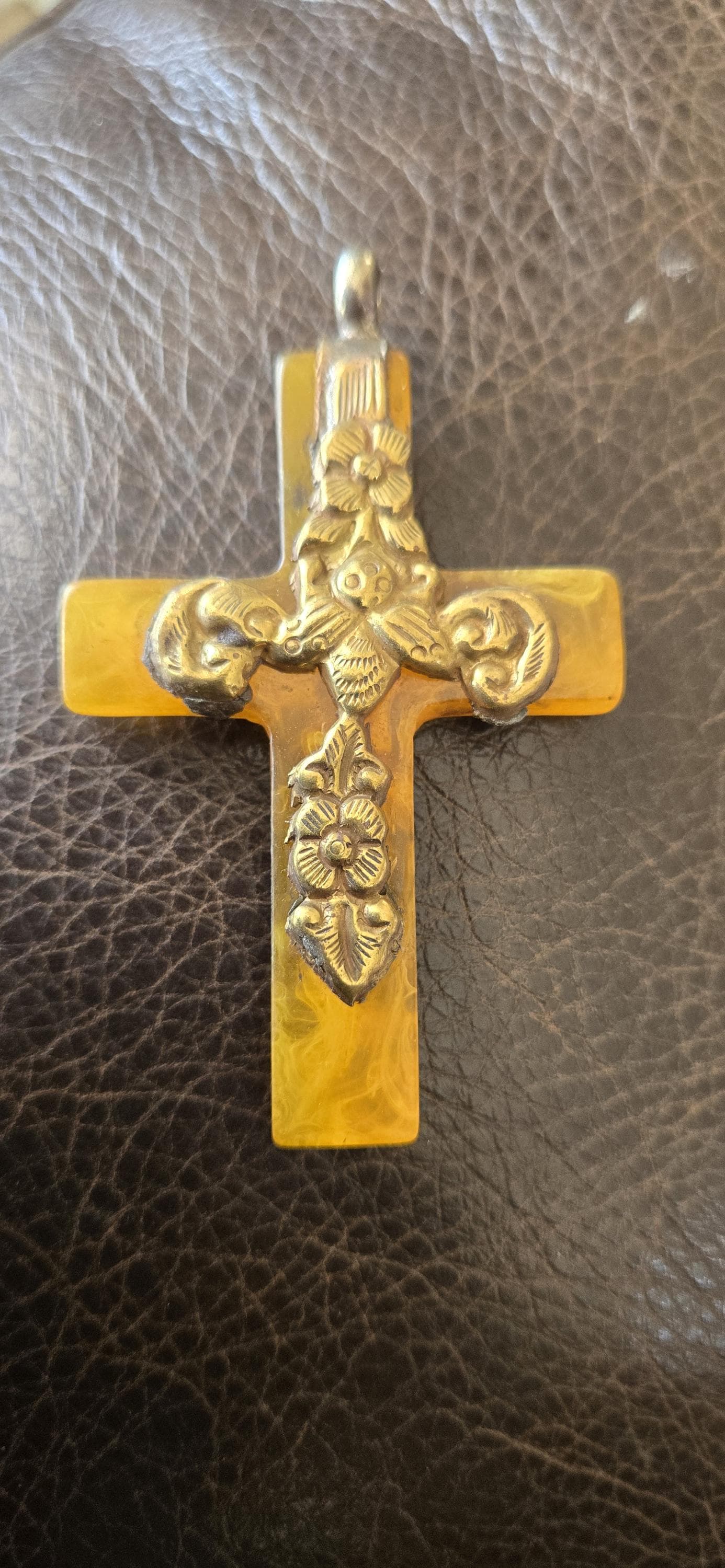 1 Pendant - Tibetan brass bee and floral design resin cross pendant from Nepal - PM514A