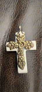 1 Pendant - Tibetan brass deer, fish and floral design cream color resin cross pendant crude finish from Nepal - PM514H