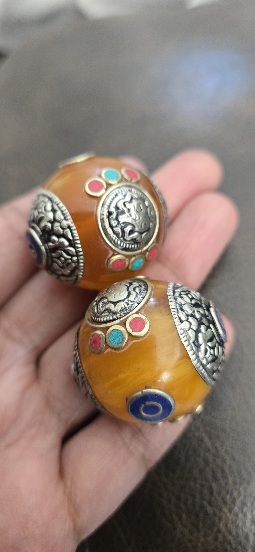 1 bead - Large Honey Resin Bead with Tibetan Conch Shell (Shankha) Ashtamangala Design, Capped Nepal Bead double dorje design BD788H