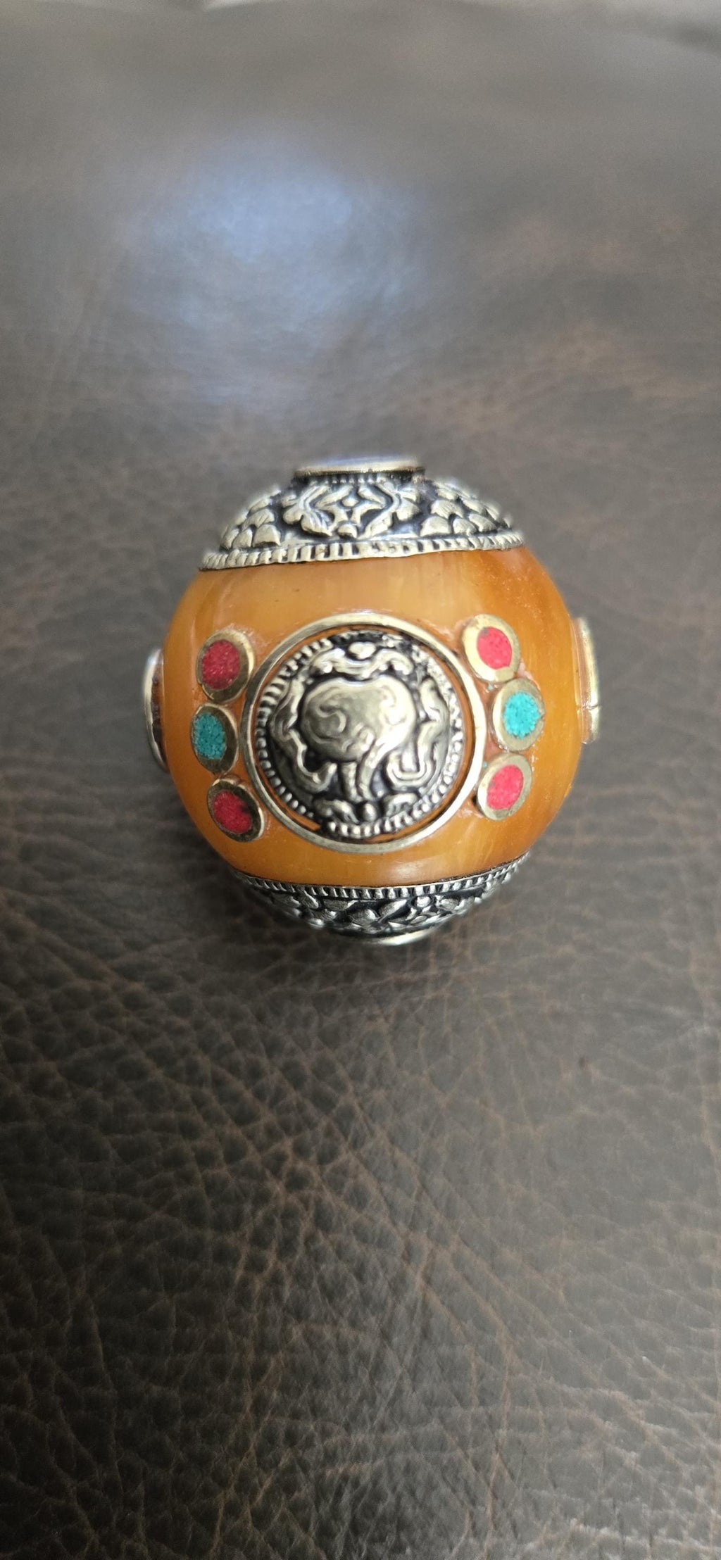 1 bead - Large Honey Resin Bead with Tibetan Conch Shell (Shankha) Ashtamangala Design, Capped Nepal Bead double dorje design BD788H