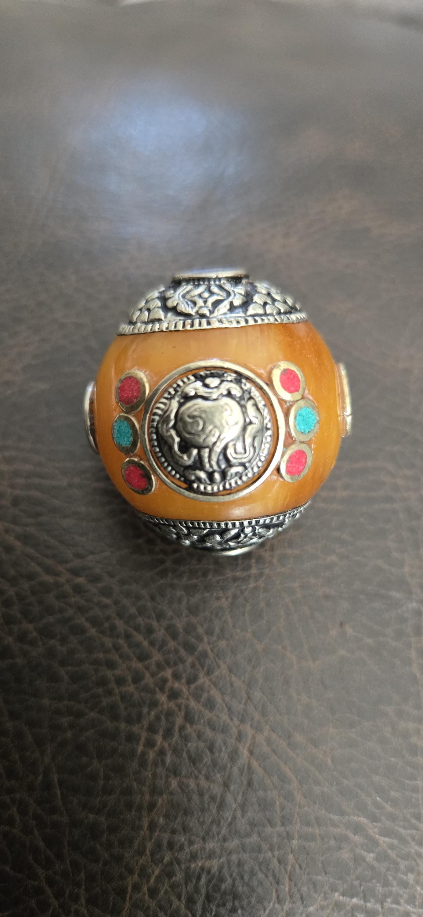1 bead - Large Honey Resin Bead with Tibetan Conch Shell (Shankha) Ashtamangala Design, Capped Nepal Bead double dorje design BD788H