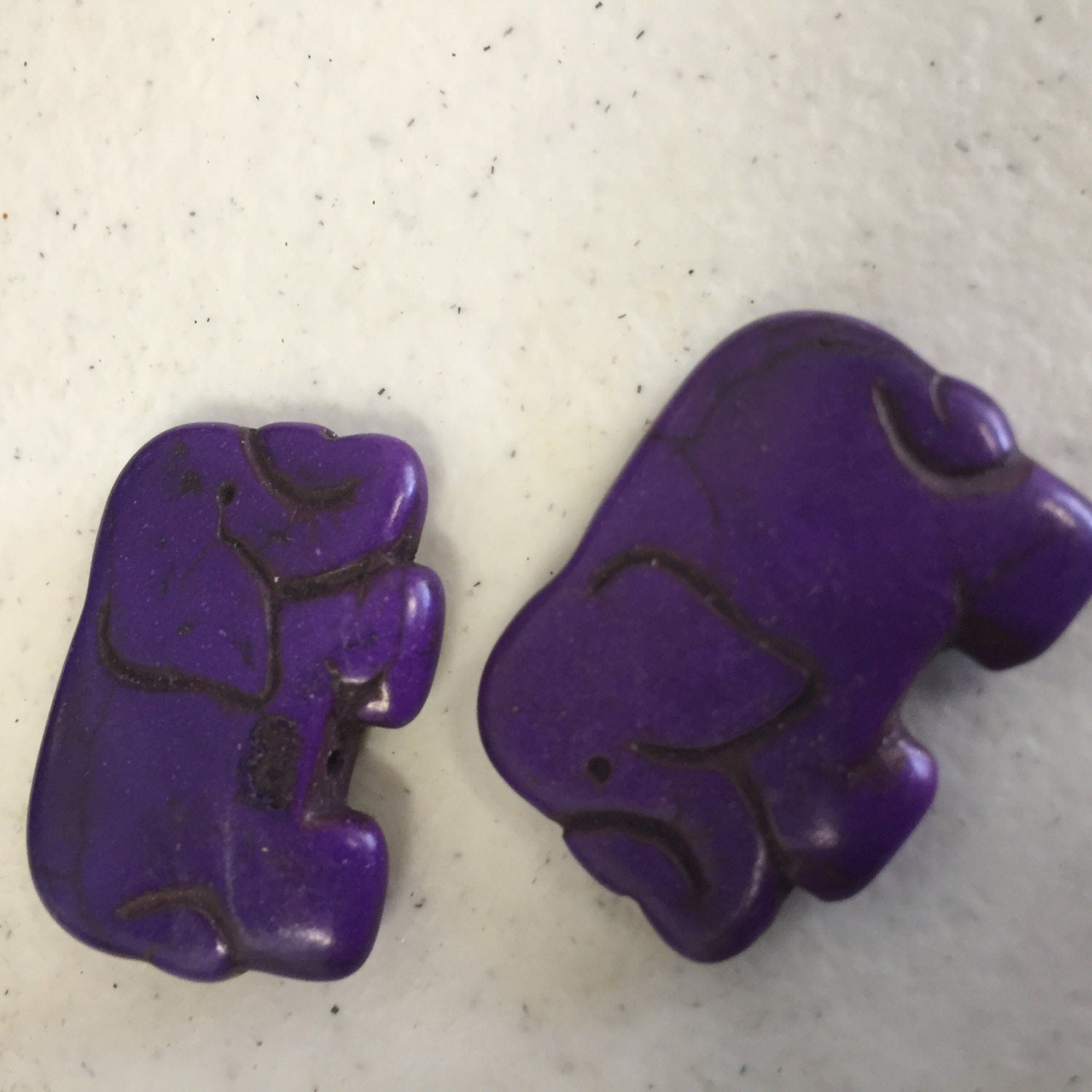 Purple howlite elephant shape bead pendant- 1 bead - GM242K