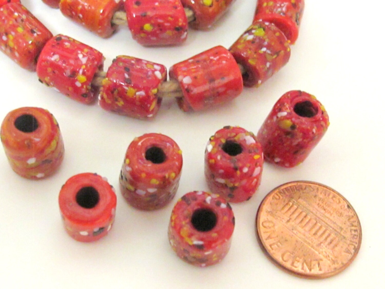 10 BEADS - Ethnic Thick nepalese sherpa glass beads - BD830