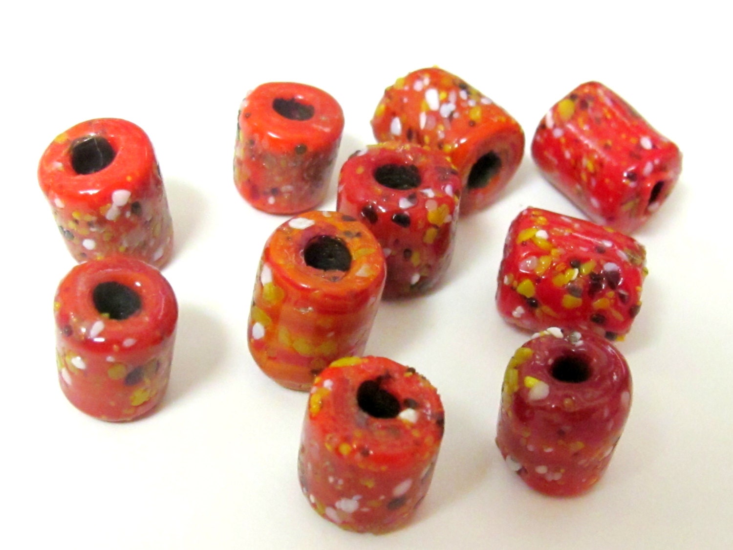10 BEADS - Ethnic Thick nepalese sherpa glass beads - BD830