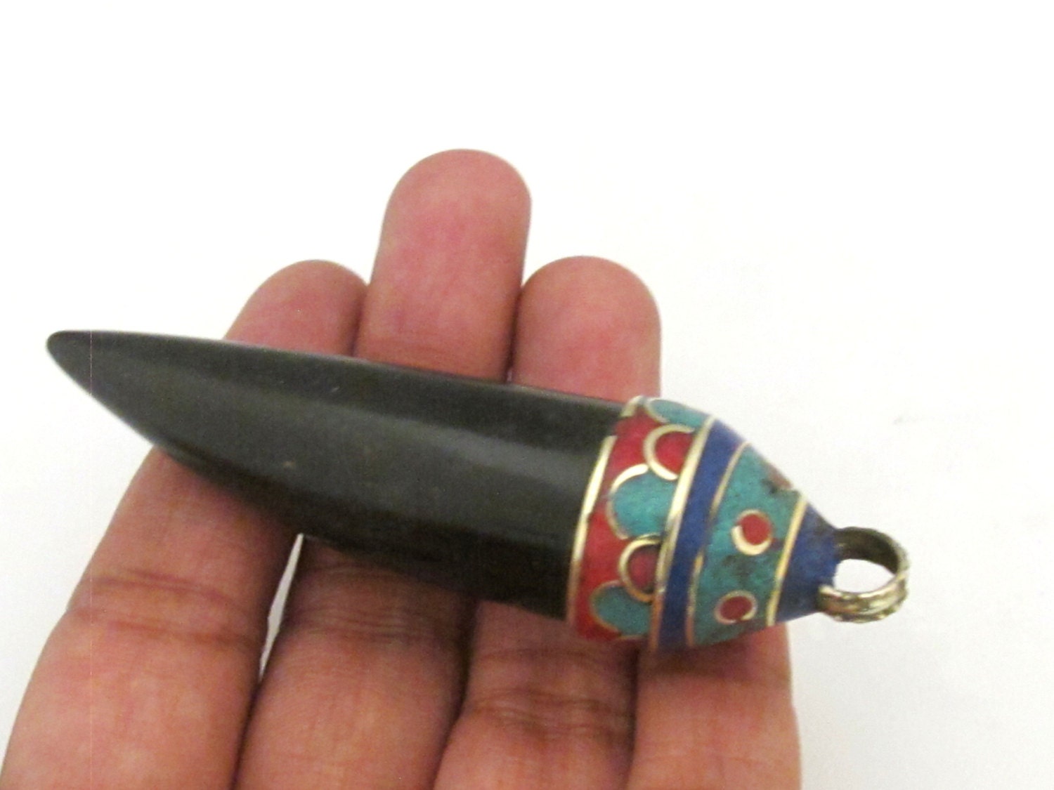 Ethnic Tibetan pendant -1 piece - Ethnic tibetan upcycled cattle horn bone pendant with brass cap and turquoise coral inlay - PM362