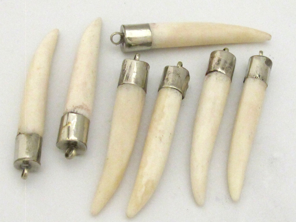 1 Pendant - cream colour carved tooth shape recycled cattle bone pendant - PB093