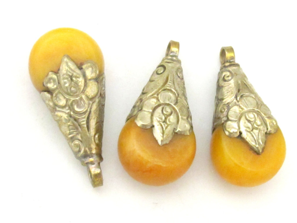 1 Pendant - Reversible Small medium ethnic Tibetan silver copal resin pendant with lotus floral design bail - PM367