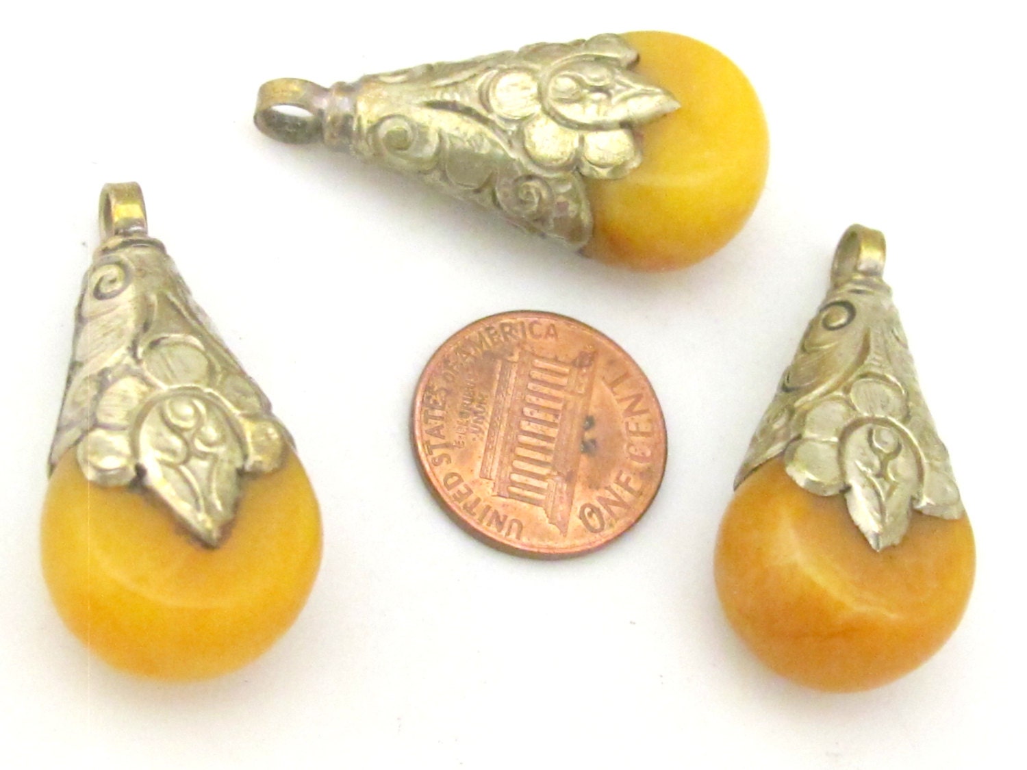 1 Pendant - Reversible Small medium ethnic Tibetan silver copal resin pendant with lotus floral design bail - PM367