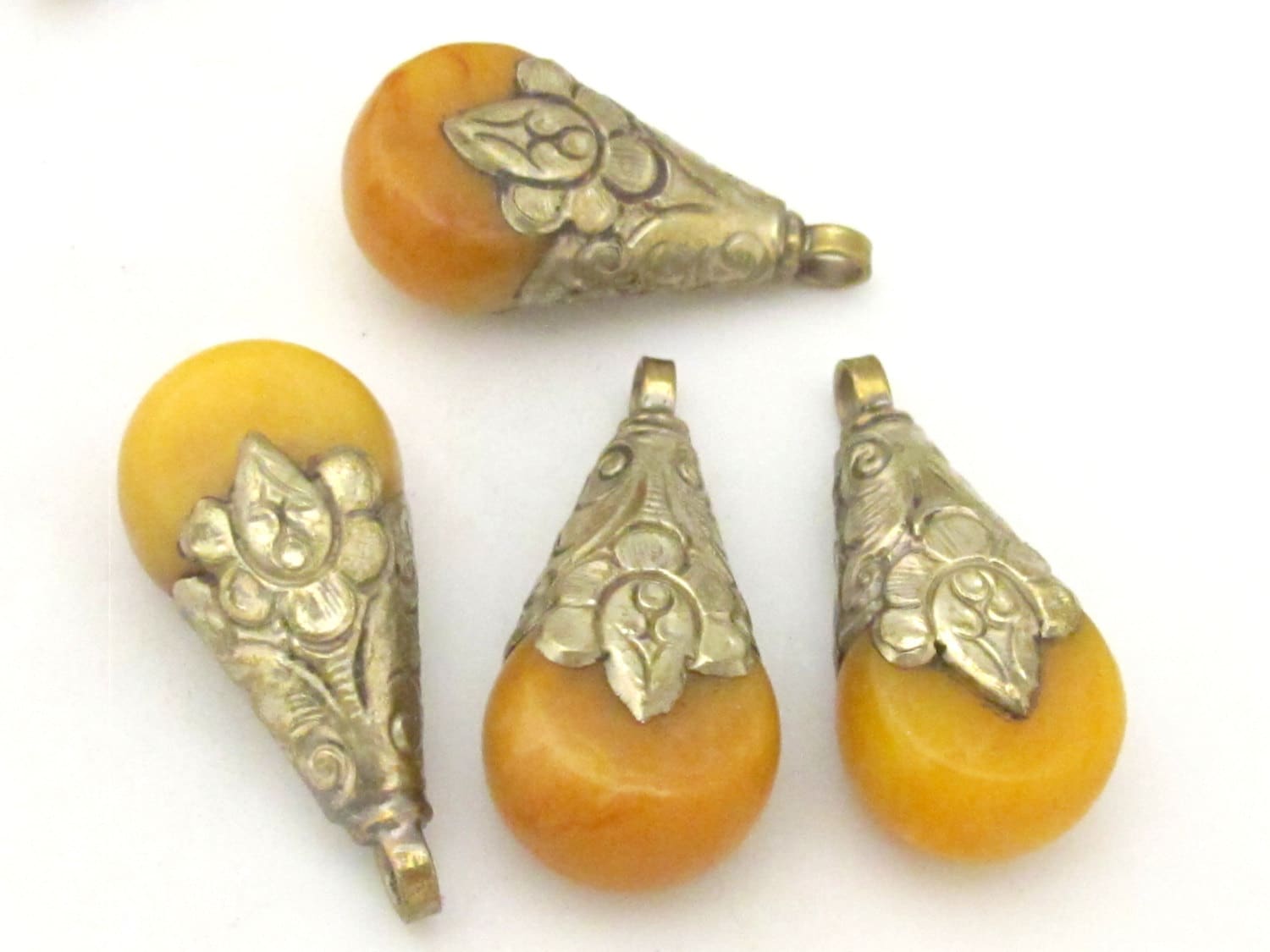 1 Pendant - Reversible Small medium ethnic Tibetan silver copal resin pendant with lotus floral design bail - PM367