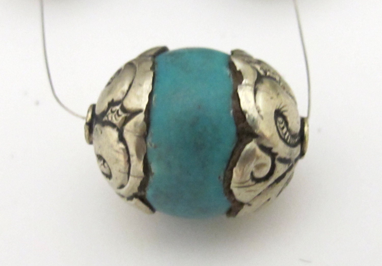 2 BEADS - Tibetan silver capped thick tibetan turquoise gemstone beads 17 - 18 mm x 20 - 22 mm - BD782