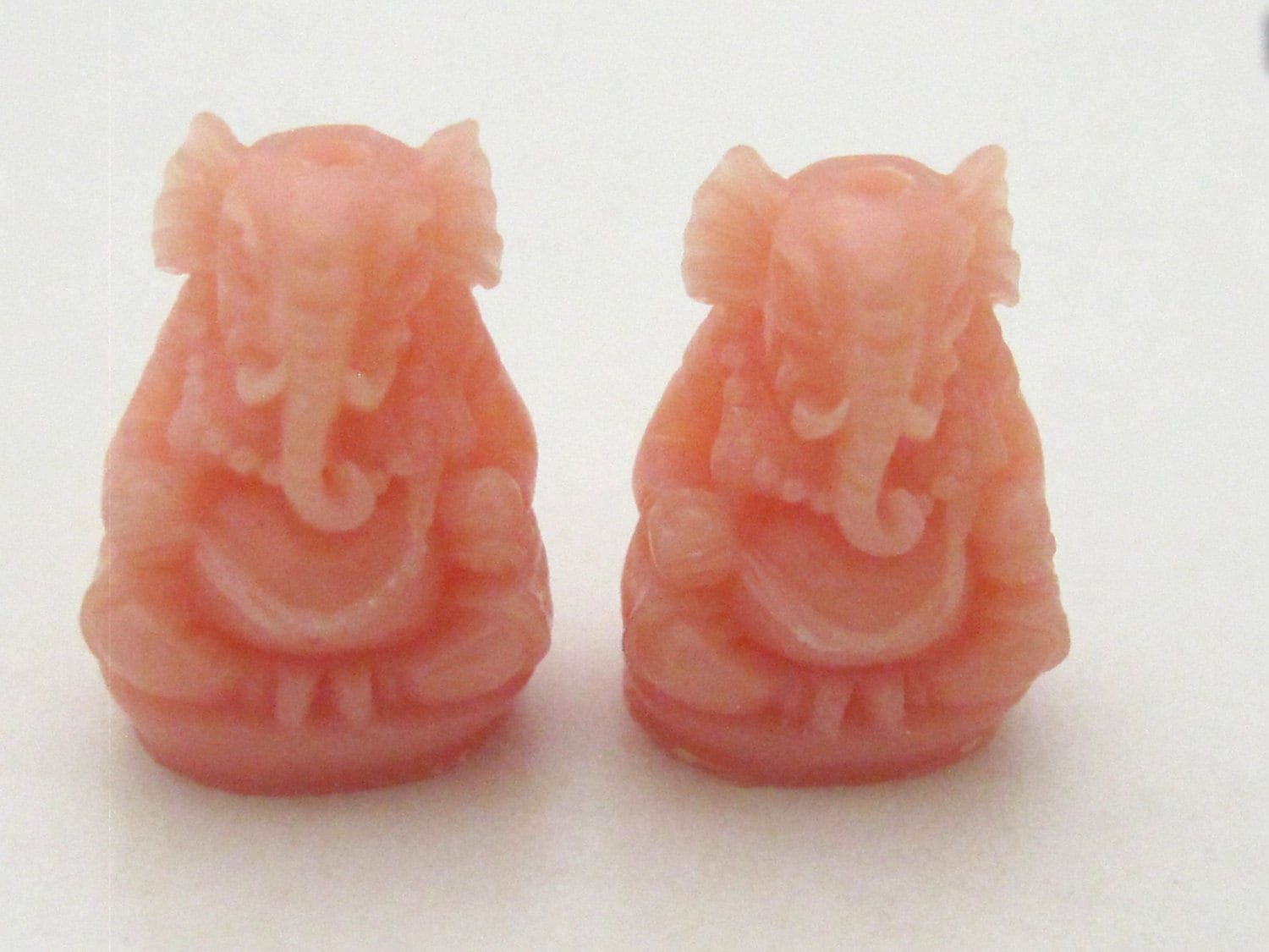 2 BEADS - Ganesha beads Salmon Pink color resin seated Ganesha pendant beads 20 mm x 15 mm - BD784H