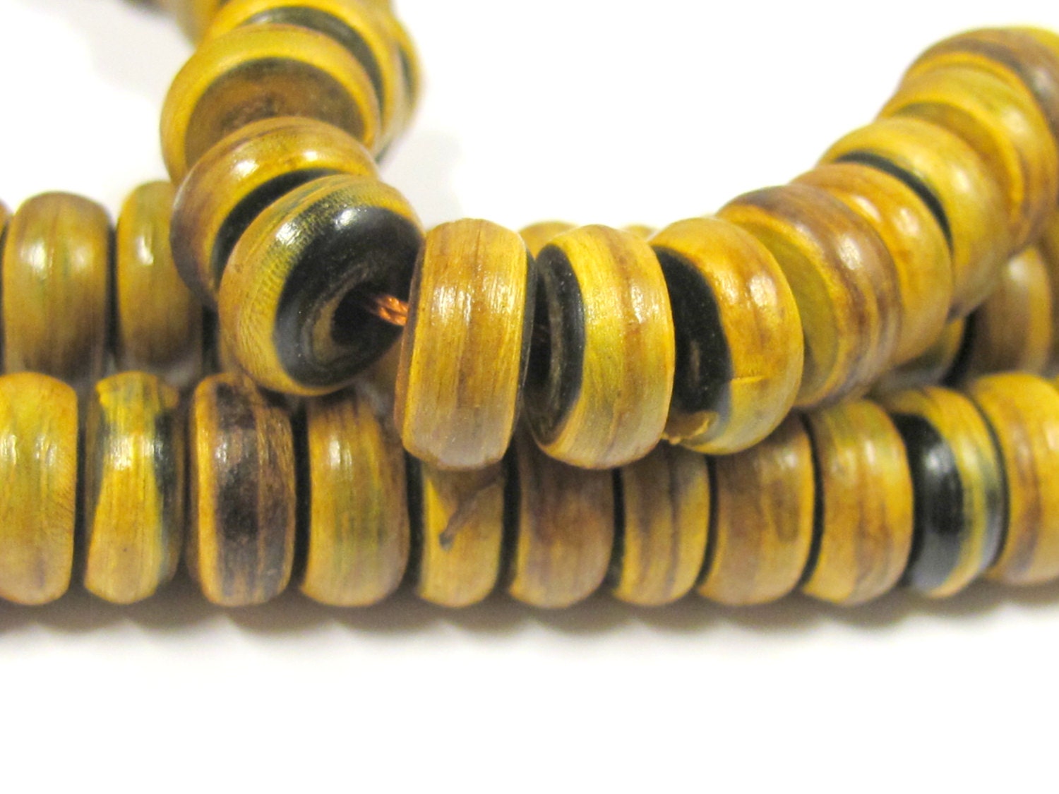 20 BEADS - Rondelle disc shape recycled cattle horn bone beads from Nepal 10 mm - ML028B