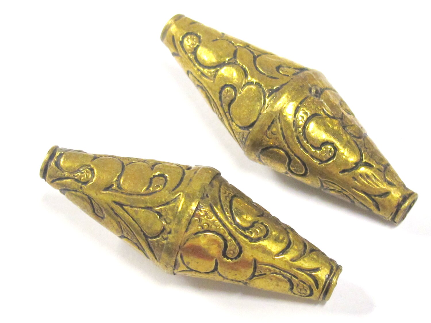 1 BEAD - Large Bicone shape tibetan repousse antiqued golden brass beads from Nepal - BD795