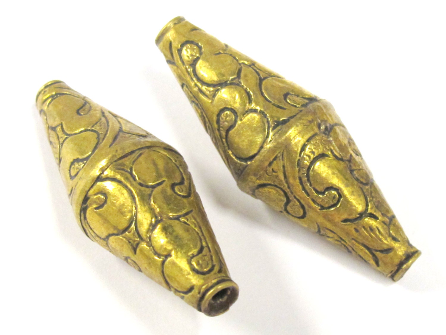 1 BEAD - Large Bicone shape tibetan repousse antiqued golden brass beads from Nepal - BD795