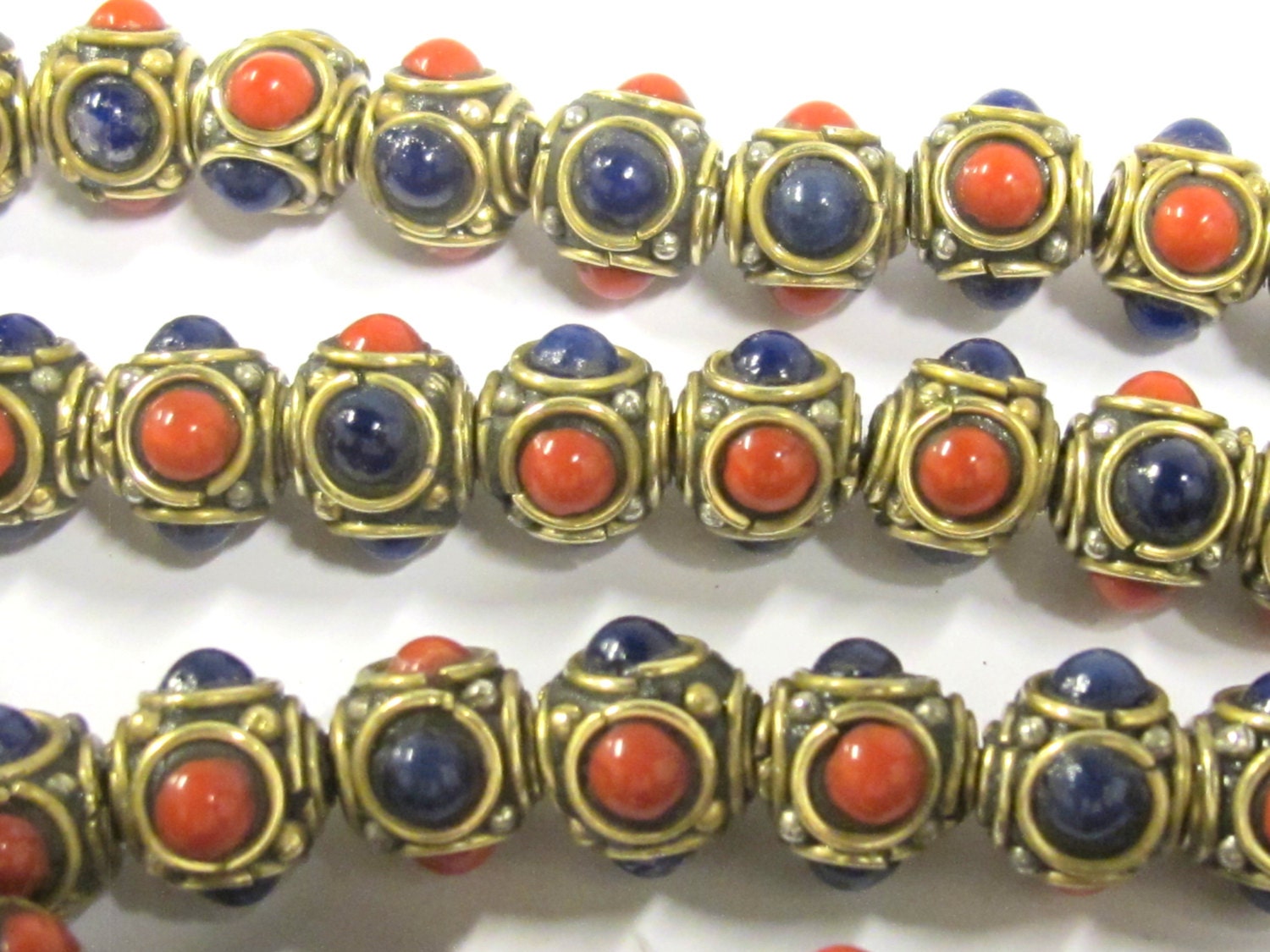 4 beads - Ethnic Tibetan nepal brass beads with red blue resin inlays - BD800