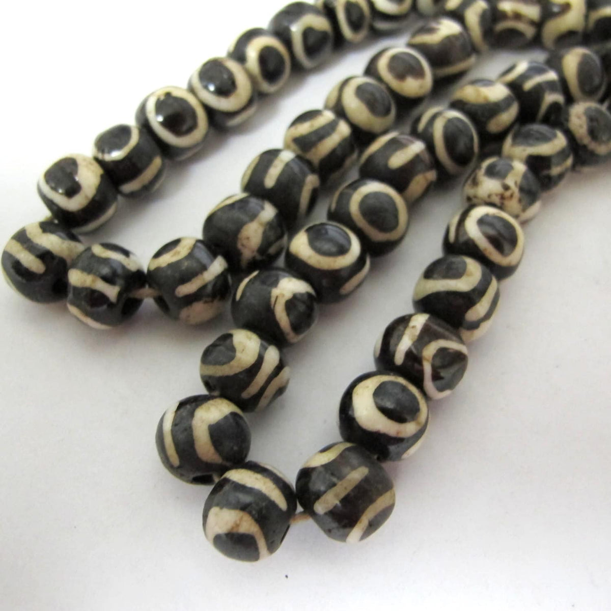10 bone beads - Ethnic nepalese recycled cattle bone beads - BD808C