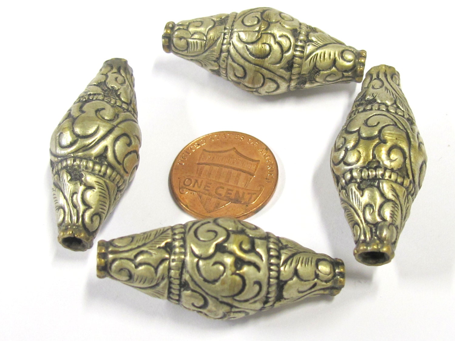 1 BEAD- Detailed floral filigree bicone ethnic Tibetan silver beads from Nepal - BD810
