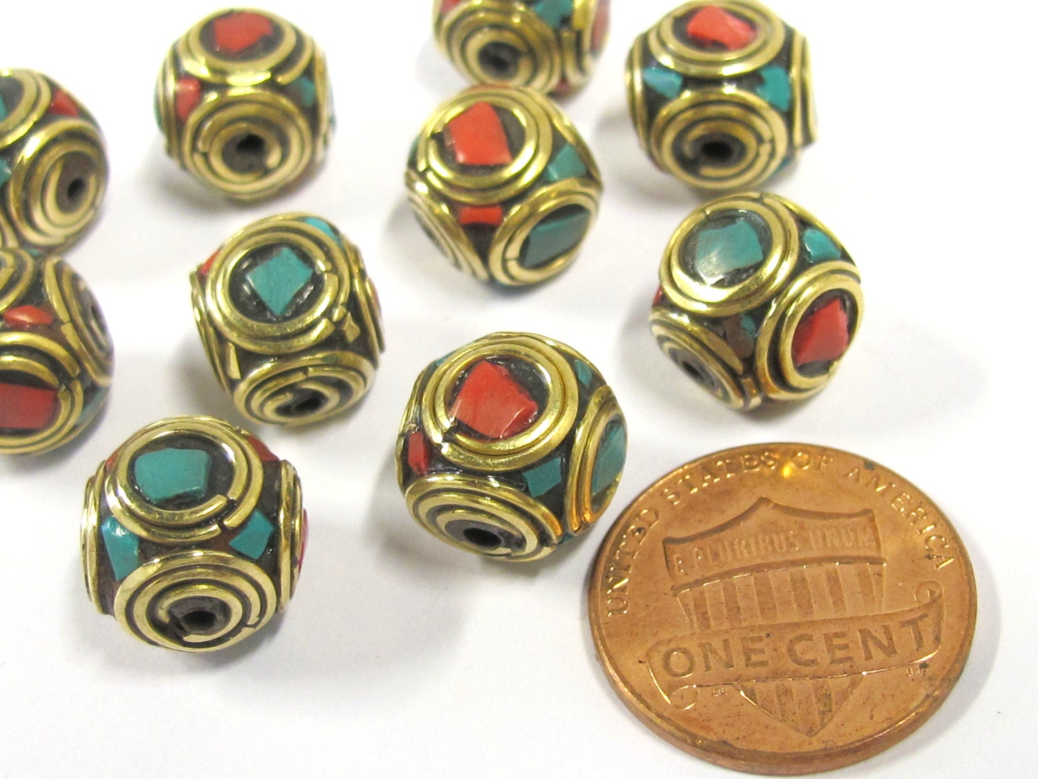 2 Beads - Rondelle shape ethnic Nepal brass beads with turquoise inlay - BD817