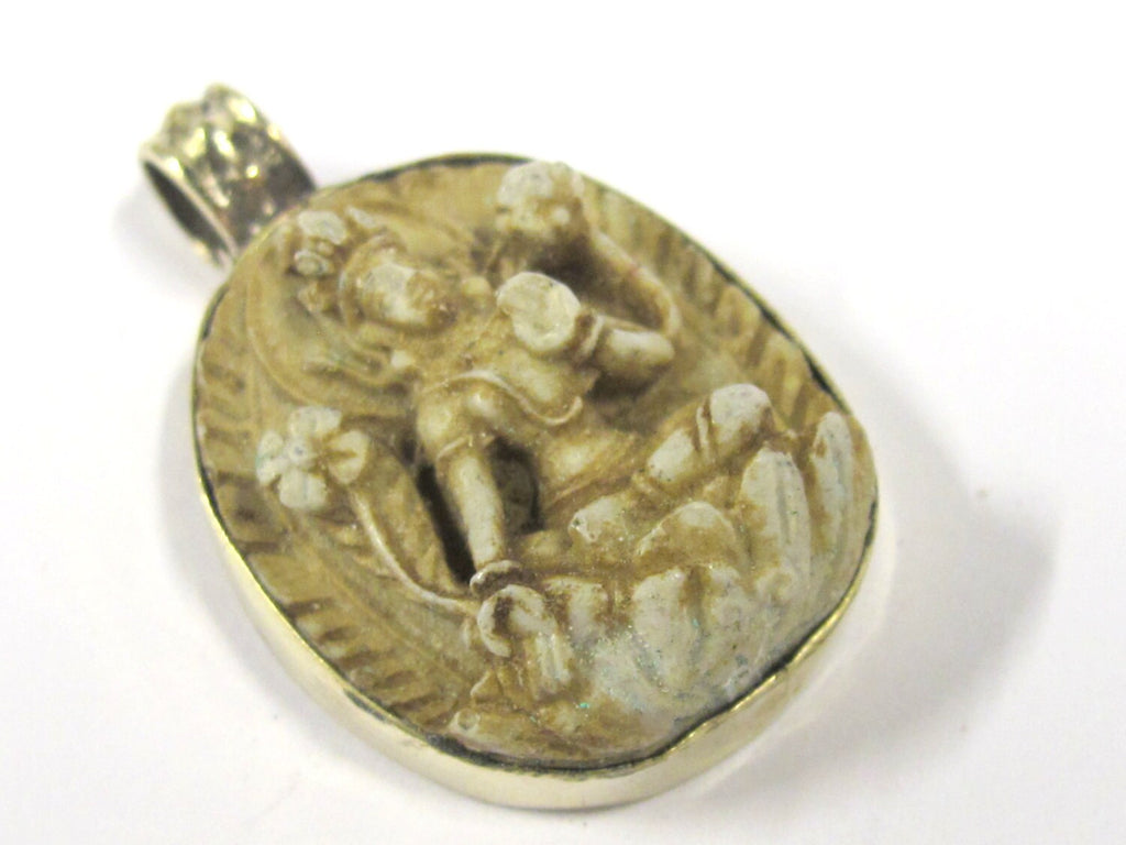 1 Pendant - Oval shape Tibetan white Tara pendant from Nepal - PS013