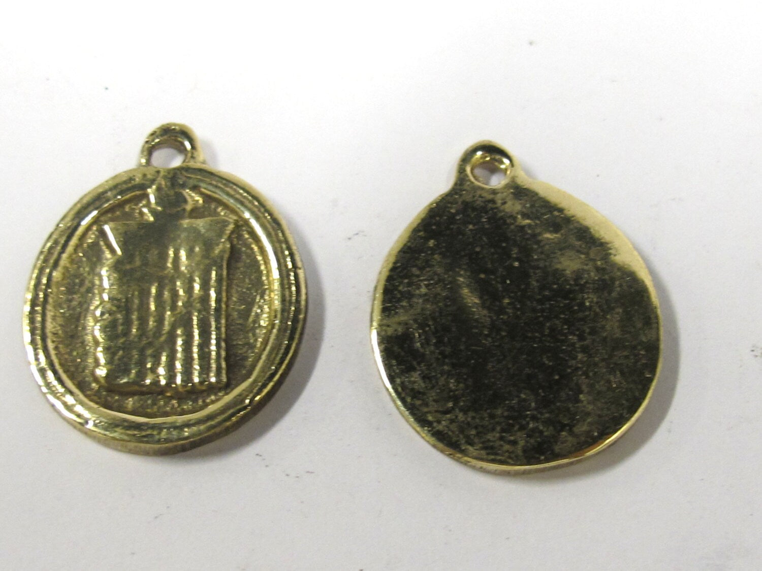 1 Pendant - Buddhist kalachakra mantra brass pendant from Nepal - CP097