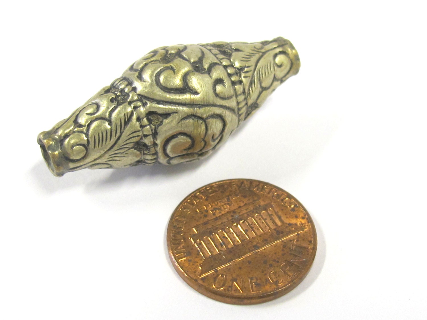 1 BEAD- Detailed floral filigree bicone ethnic Tibetan silver beads from Nepal - BD810