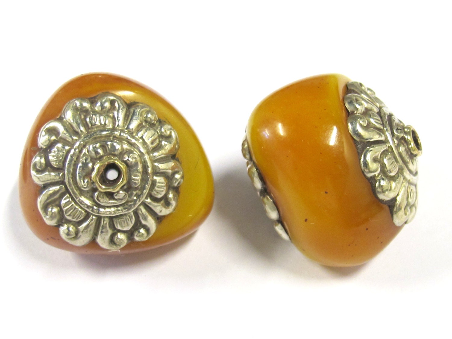 1 BEAD - Large amber copal resin tibetan silver floral design capped bead from Nepal - BD814