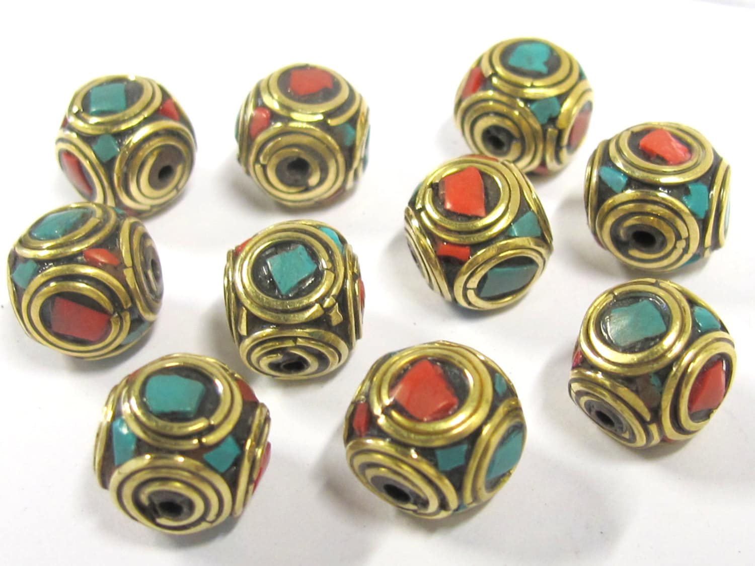 2 Beads - Rondelle shape ethnic Nepal brass beads with turquoise inlay - BD817