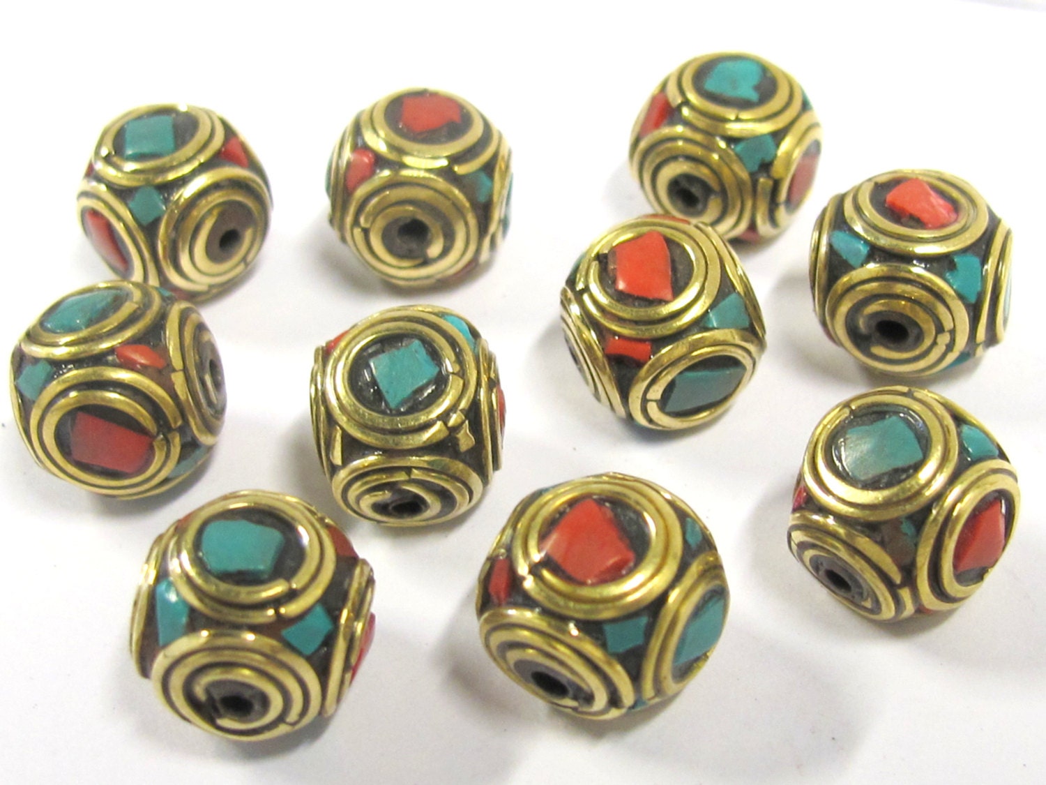 2 Beads - Rondelle shape ethnic Nepal brass beads with turquoise inlay - BD817