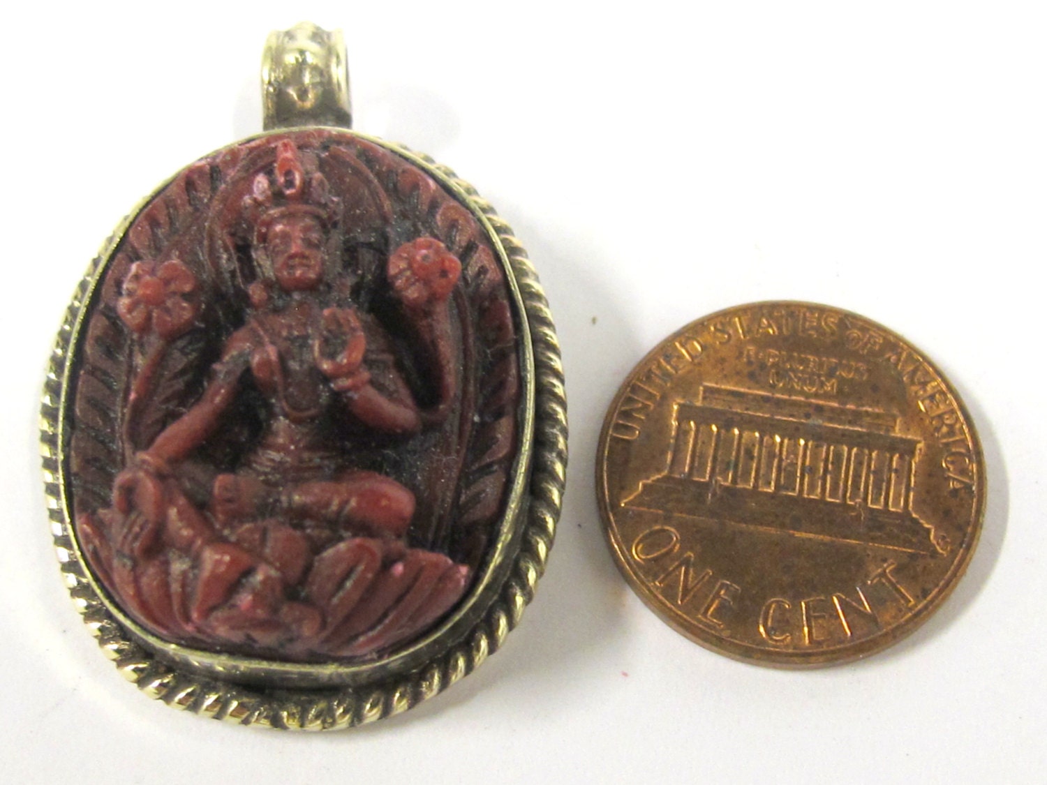 1 Pendant - Oval shape Tibetan red Tara pendant from Nepal - PS015